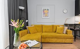 Prymasa Tysiaclecia - P&O Serviced Apartments